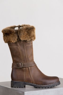 leather boots with fur inside