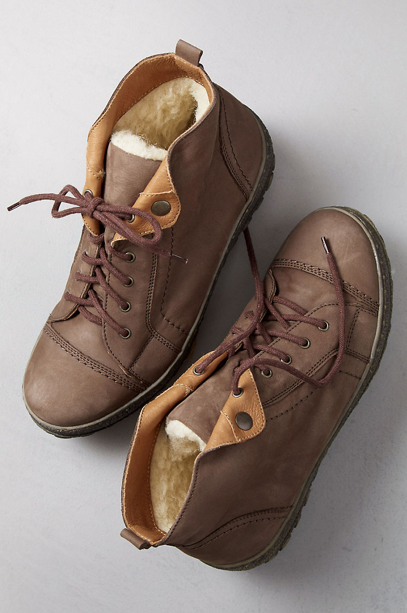 Women's Tucker Wool-Lined Leather Ankle Boots