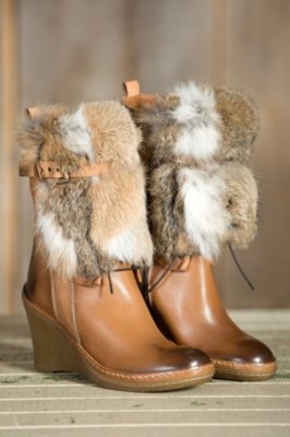 manas boots with fur