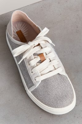 olukai pehuea li sneakers