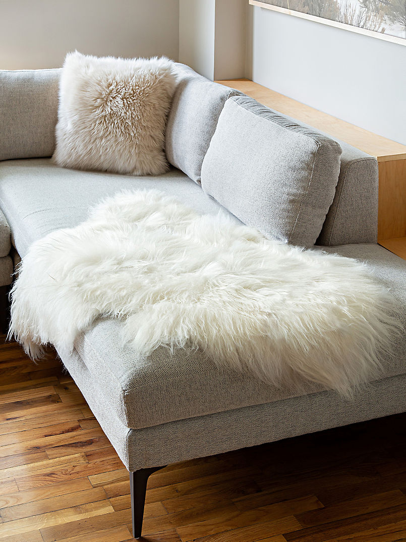 Genuine Icelandic sheepskin rug sheepakin pelt Scandinavian sheepskin rug soft silky long wool #C410 Genuine Icelandic sheepskin rug sheepakin pelt Scandinavian sheepskin rug soft silky long wool #C410